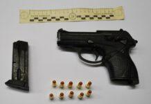 Disturbato da schiamazzi, spara dal balcone scende e ferisce alla testa uomo