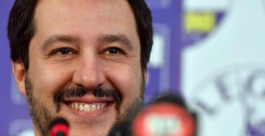Salvini: “Si al reddito di cittadinanza per far ripartire lavoro”
