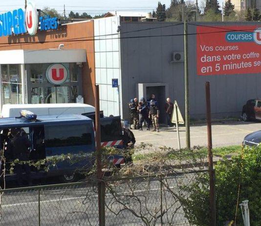 Francia, uomo uccide due ostaggi in supermercato: ‘Sono dell’Isis’