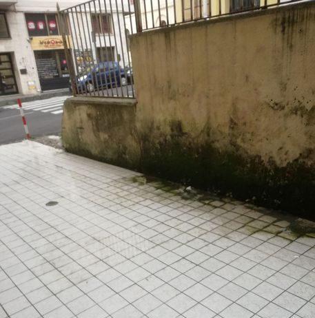 Fogna davanti scuola, denuncia Codacons