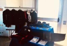 Fermato in auto con cocaina, armi, e divise forze dell’ordine- arrestato