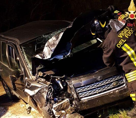 Incidente stradale- auto contro muro, ferito conducente