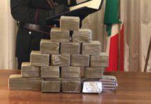 Droga in casa, arrestati madre e figlio