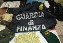 Nascondeva nello zaino 440gr di eroina, arrestato