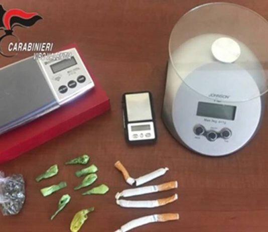 Droga nascosta nel cibo per cani, arrestato titolare sala giochi