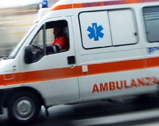 Tragico incidente domestico in Calabria, donna muore cadendo finestra mentre fa pulizie