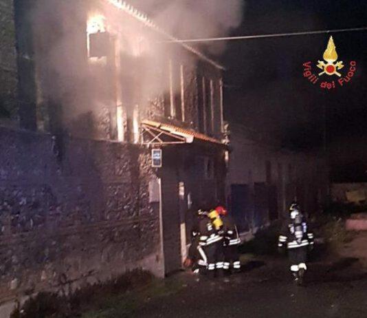 Incendio in pub, trovati due cadaveri semi carbonizzati