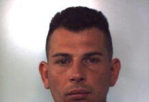 Ruba monili e gioielli per rivenderli a vari “Compro oro”, arrestato