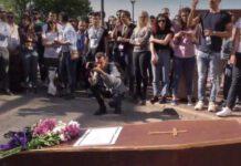 All’Università della Calabria va in scena il “Funerale della Democrazia”. Gli studenti manifestano contro la sospensione delle Elezioni Universitarie