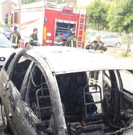 Incendio auto consigliere comunale