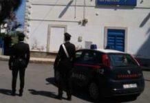 Fermato senza biglietto, si rifiuta di scendere dal treno