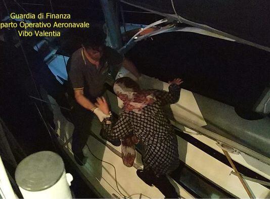 Intercettato veliero con migranti a bordo