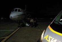 Bambina in pericolo di vita trasferita d’urgenza da Reggio Calabria a Roma da un Falcon dell’Aeronautica