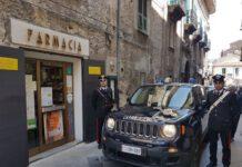 Si intrufola in farmacia per rubare incasso, ma dentro ci sono carabinieri appostati