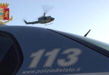 Ruba capi d’abbigliamento in negozio, arrestata