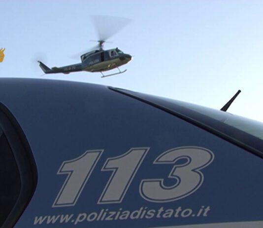 Ruba capi d’abbigliamento in negozio, arrestata