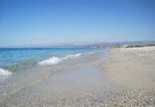 Uomo muore in mare mentre fa bagno