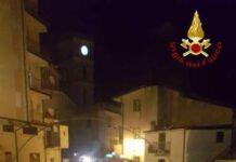 Incendio nella notte: distrutte due auto