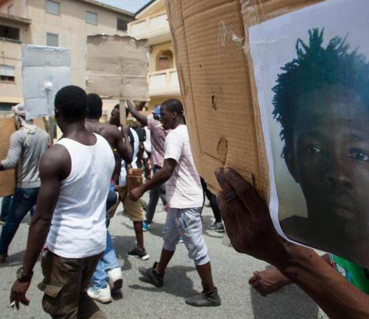 Migrante ucciso, un fermo