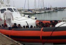 Soccorsa barca con 40 migranti