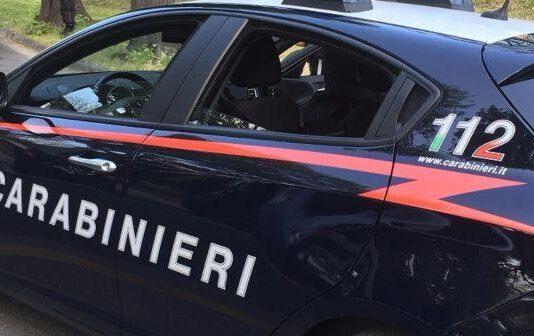 Intimidazione ad avvocato, croci disegnate su porta studio