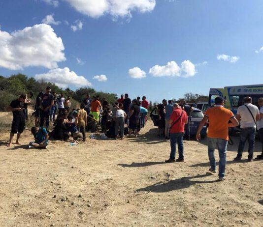 Calabria, 56 migranti sbarcati su spiaggia soccorsi da turisti e bagnini