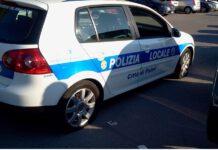 Palmi. Forati gli pneumatici della volante della Polizia Locale. Il Sindaco: Grave atto di delinquenza