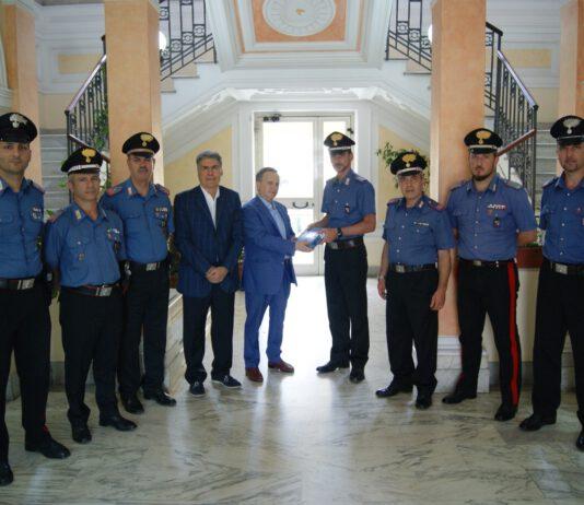 L’onlus “Amici del Cuore” dona un defibrillatore alla Compagnia Carabinieri di Palmi