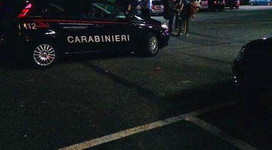 Prete sorpreso in auto con bimba di 10 anni, arrestato rischia linciaggio