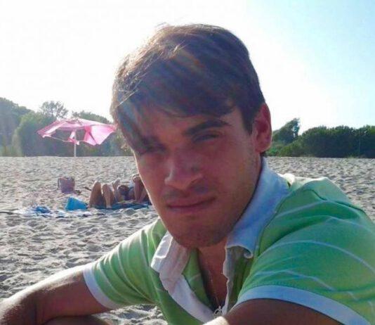 Incidente su Ss 106: scooter contro auto, muore 24enne