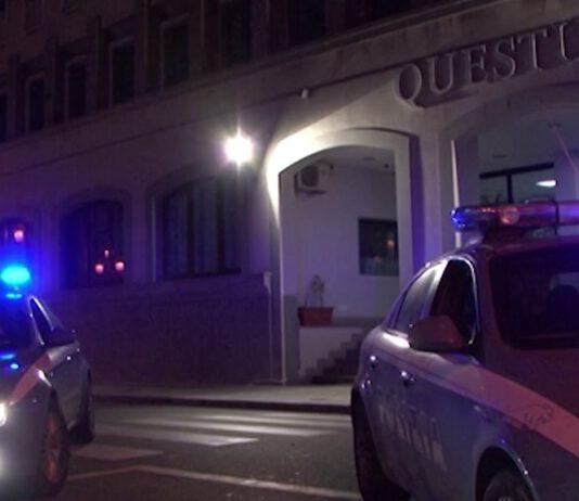 Reggio, 31enne tenta suicidio in mare, salvato da Polizia