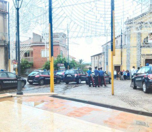 Boss vuole portare statua della Madonna, bloccata processione