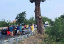 Incidente mortale, scontro frontale tra due auto