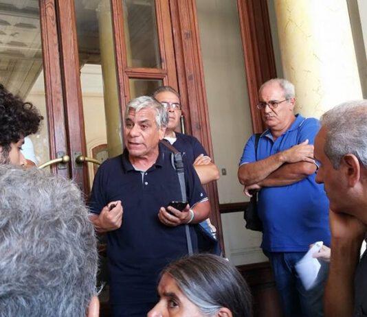 Alloggi, la protesta di associazioni e famiglie e l’impegno del Comune
