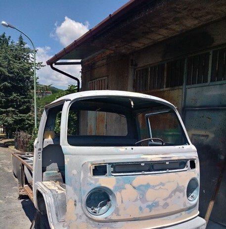 Scoperta carrozzeria abusiva