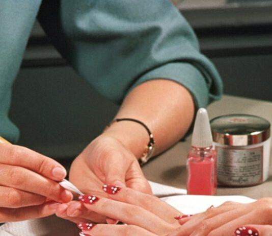 Tre centri estetici sequestrati per carenze igienico sanitarie