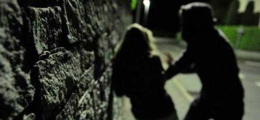 Calabria, pakistano tenta di violentare ragazza nella notte, arrestato