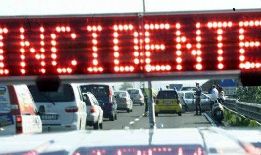 Calabria: esce fuori strada con auto e precipita da un ponte, muore uomo