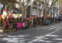 La lotta dei precari dei vigili del fuoco è solo una questione di sentimento d’amore dal valore di 48 ore