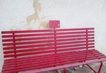 Calabria- Distrutta targa su “panchina rossa” simbolo della lotta al femminicidio