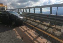 Auto contro guardrail, un morto