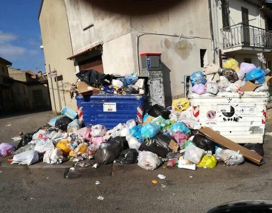 Laureana, rincaro bollette acqua e spazzatura non raccolta