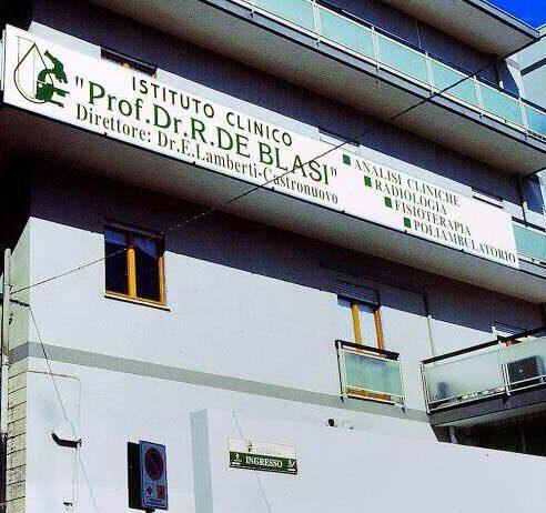 Chiusura istituto De Blasi, PC Reggio: «La sanità deve essere gratuita»