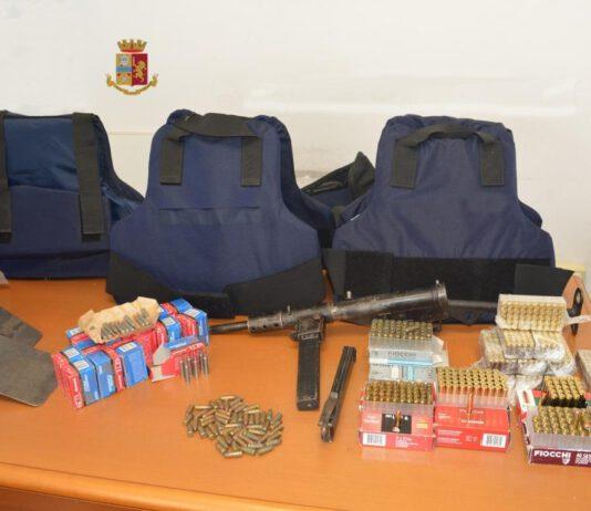Rinvenuta arma da guerra, 1300 munizioni e 3 giubbotti antiproiettili