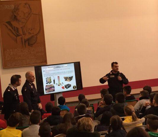 Attività preventive dei Carabinieri nelle scuole