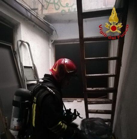 Incendio in appartamento, tanta paura ma nessun ferito