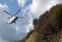 Donna si lancia da viadotto in autostrada