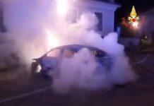 Ancora un’auto incendiata nella notte