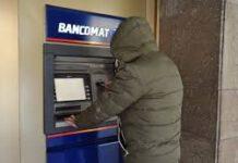 Furto e uso indebito di carte di credito, arrestato 47enne