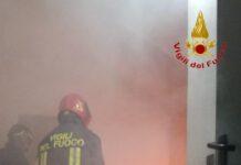 Incendio in edificio, nessun ferito